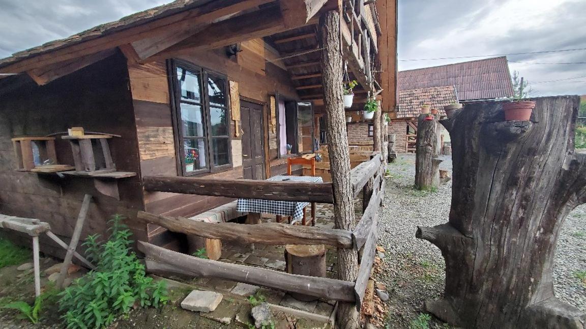 Casa Rustic Feher & Fekete Vendeghazak Sovata Buitenkant foto
