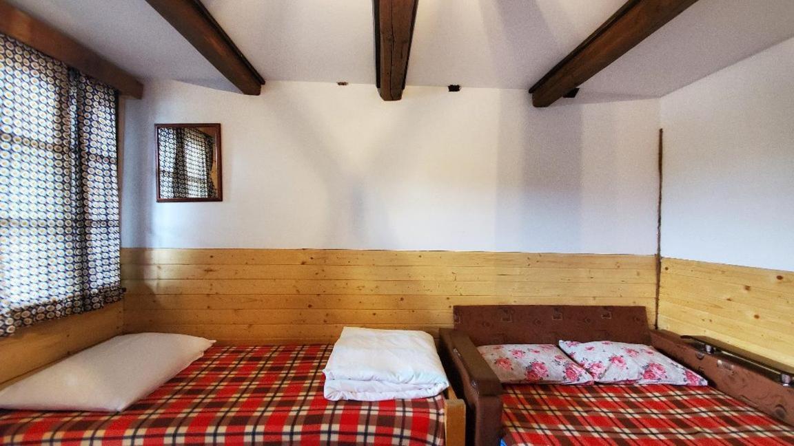 Casa Rustic Feher & Fekete Vendeghazak Sovata Buitenkant foto